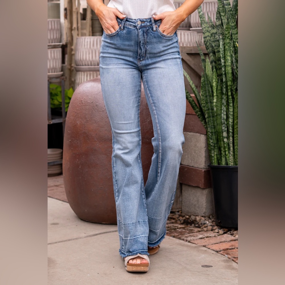 Judy Blue Tummy Control Flares